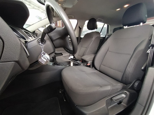 Volkswagen Golf 2015 Trendline Tp 1600cc R15