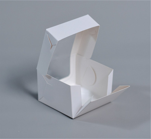 Imagen 4 de 4 de Caja 1 Pieza Baja Visor 10x10x7cm (x50u) Torta Mini Pvc 198