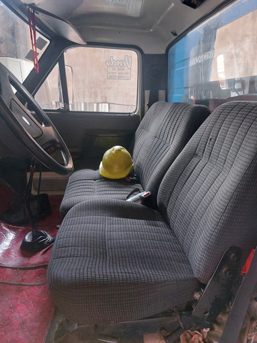 Vendo Camion Ford 14000 Balancin Neumático, Caja Playa