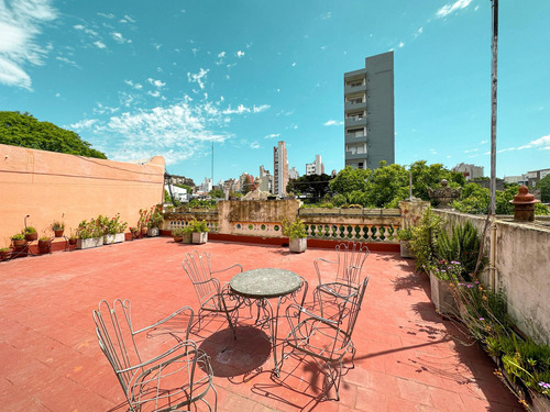 Casona De 4 Dormitorios Más Oficina, 2 Cocheras Y Quincho Con Terraza