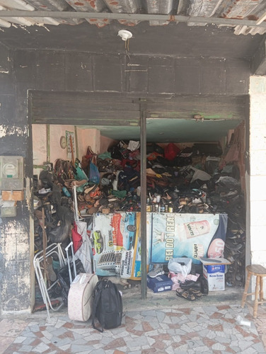 Terreno Com Duas Casas E Duas Lojas