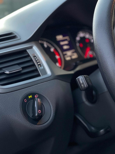 Imagen 22 de 23 de Volkswagen Suran 2019 1.6 Comfortline 101cv