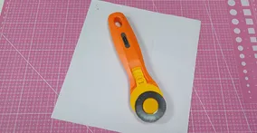 Base Tabla Corte A4 22x30cm + Cutter Rotativo 45mm+ Repuesto Color Verde