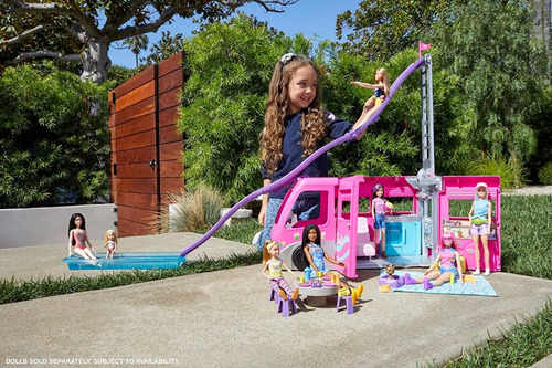 Imagen 2 de 6 de Barbie Dream Camper Con 60 Accesorios Piscina Tobogan Carro