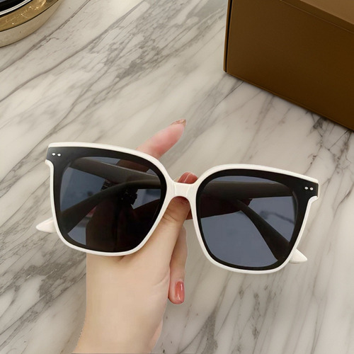 .. Gafas De Sol Cuadrada Con Blanco Marco Lentes De Color