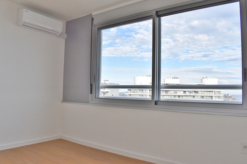 Imagen 2 de 14 de Apartamento 1 Dormitorio En Malvín- E-tower Sky Ne #904