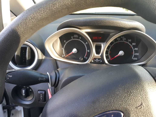 Ford Fiesta Kinetic Design 1.6 Design Sedan 120cv Trend Plus