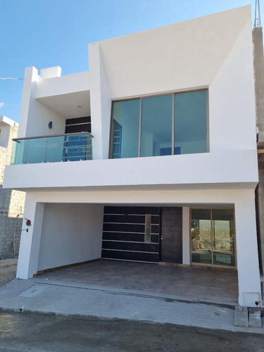 Casa En Venta En El Fraccionamiento El Diamante Al Sur  Poniente De Tuxtla Gutiérrez