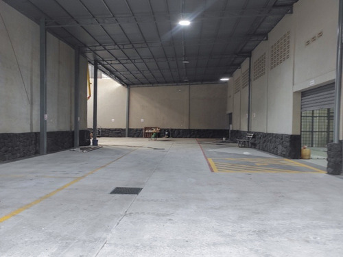 Alquila Galpon Oficinas, Nuevos, Valencia Norte, Venezuela. V.l.
