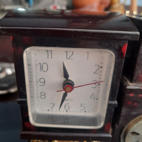 Imagem 2 de 8 de Caixinha Musical Trem Com Relógio Funcionando Como Nas Fotos