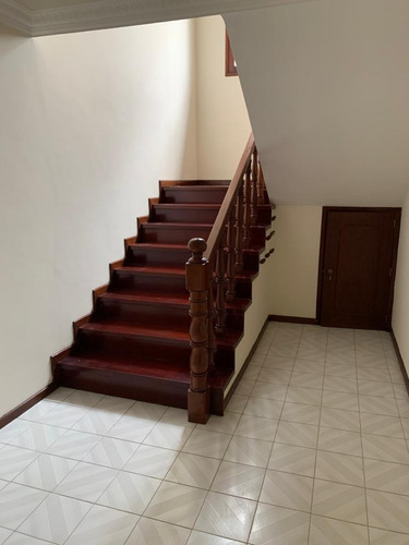 Imagen 11 de 19 de Se Vende Casa 450m2 4h/5b/5p Los Naranjos 9659