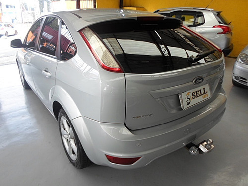 Imagem 9 de 13 de Ford - Focus Hatch 2.0 Manual 2011 Completo