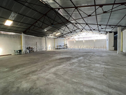 Galpón Comercial En Venta En Centro Barquisimeto Lara. Código 24-6659 Excelente Oportunidad Al Mejor Precio Negociable!!!. Comunicate Conmigo! Gracias. Pregunta Sin Compromiso Kv #