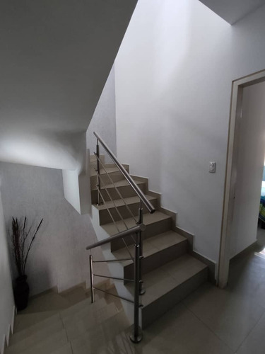 Imagen 2 de 11 de Exclusivo Townhouse Con Acabados De Lujo Res Villas Menhir Jc-lp