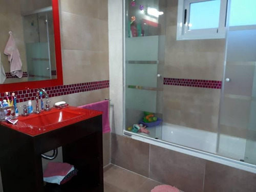 Excelente Casa En Barrio Cerrado