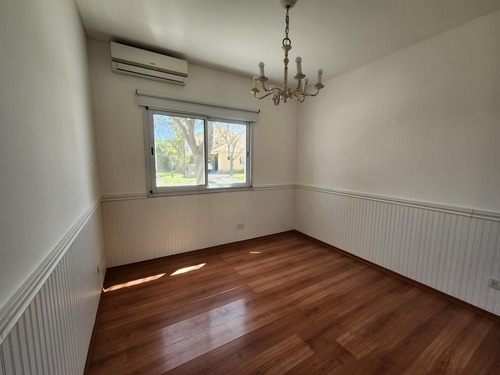 Casa En Venta En Las Liebres Con Excelente Jardín