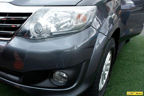 Imagen 25 de 25 de Toyota Fortuner Sr5