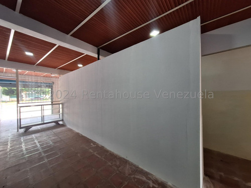 Local En Venta Paralela A La Av Constitucion, Con 121 Mt2 Disponible 24-22083 Irrr