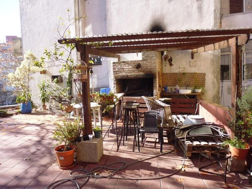 Casa De Categoría En Excelente Ubicación! 4 Dormitorios