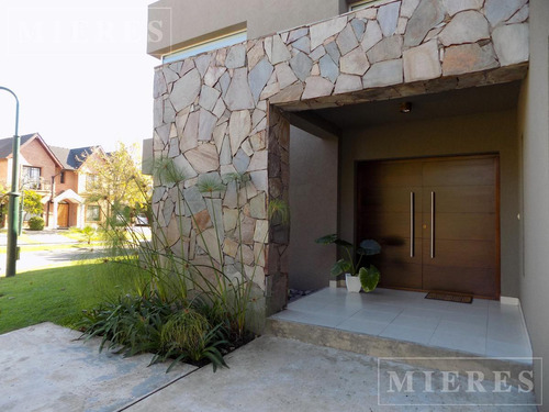 Casa En Venta - Lote Interno - Barrancas De San José .