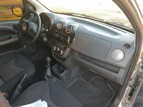 Fiat Uno Vivace 1.0 8v (flex) 4p