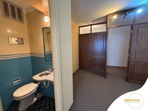 Vendemos Oficina Con Kitchinette Y Baño Privado -