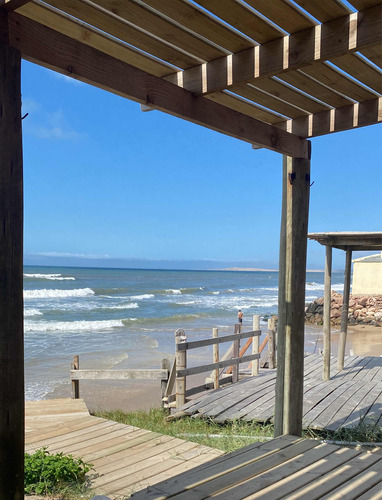 Se Vende Y O Alquila Aguas Dulces Frente Al Mar
