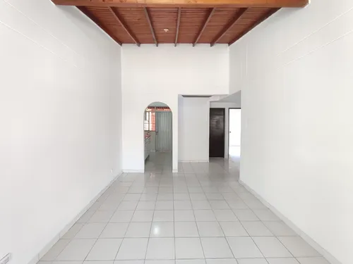 Casa En Arriendo En Prados Del Este. Cod A30234
