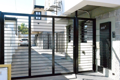 Imagen 2 de 30 de Dúplex En Venta, Patio/cochera San Carlos La Plata