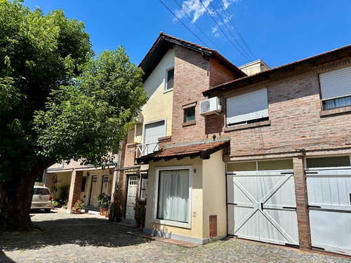Casa En Venta En Martínez 5 Ambientes Con Cochera Y Jardín