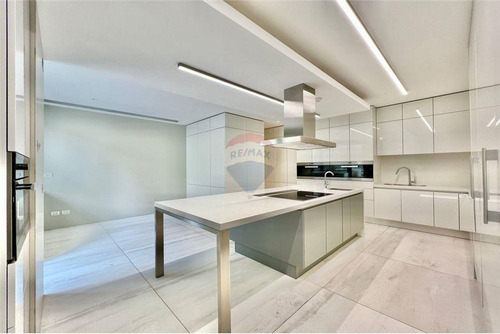 Exclusivo Dúplex Con Jardín, Piscina En San Damián