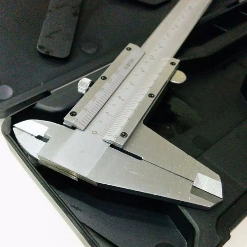 Imagen 5 de 9 de Calibre Metalico 0-150mm Caja Plastica