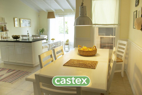 Imagen 15 de 30 de Casa De Cinco Ambientes En Venta En La Lomada