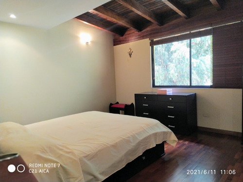 Imagen 21 de 25 de Qta En Venta Calle Cerrada Con Garita Y Portón Electrico. Los Naranjos Del Hatillo