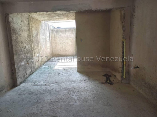Casa En Venta En Sector La Ensenada Primer Piso Cuenta Dos Habitaciones; Una Principal Con Baño Y Vestier, Y La Segunda Habitación Con Baño Gabriela C.