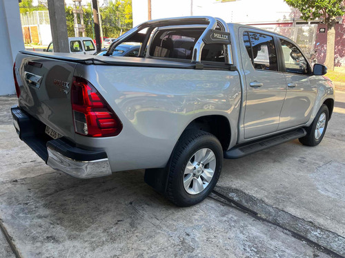 Imagen 5 de 15 de Toyata Hilux Srv 4x2 2.8 Tdi 2018