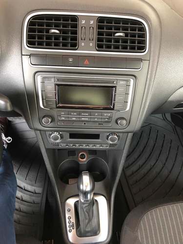 Volkswagen Vento 1.6 Highline At 2015