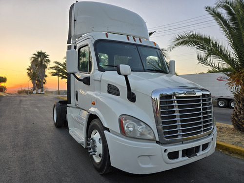 Excelente Tractocamion Mulita Freightliner Cascadia Evolució