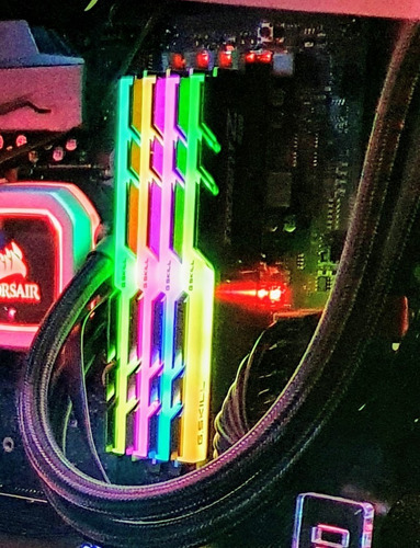 Imagem 4 de 4 de Memória Tridentz Rgb 32gb (4x8gb) 3200mhz F4-3200c16q-32gtzr