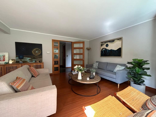 Excelente Casa Interior Condominio- Santiago College