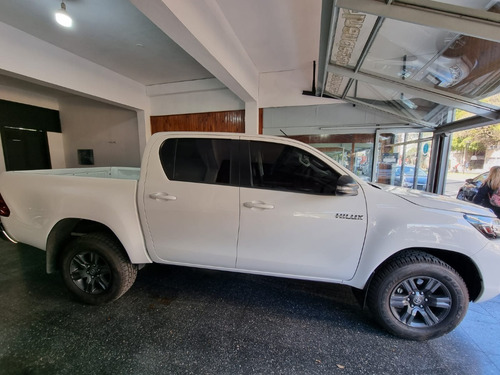 Imagen 6 de 24 de Toyota Hilux Sr 6mt Tdi 2021 Patentada Pocos Kms