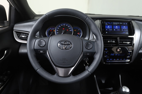 Imagen 2 de 17 de Yaris Xls Cvt 5p $ 8.806.955 Nm5