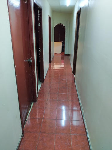 Imagen 6 de 9 de Se Vende Local Comercial En El C.c. Vistamar Alexis Quinan 0416.081.70.64