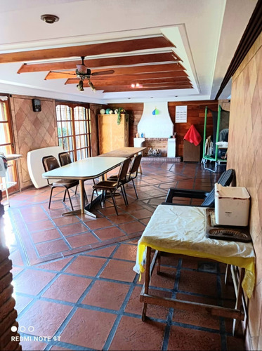 Imagen 8 de 15 de Precio De Liquidación, Solo Por Ese Mes - Imperdible!!!! Excelente Chalet De Categoría En Tres Plantas