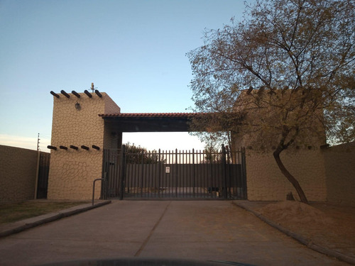 Casa En Venta - 3 Dormitorios 2 Baños - 778mts2 - Guaymallén, Mendoza