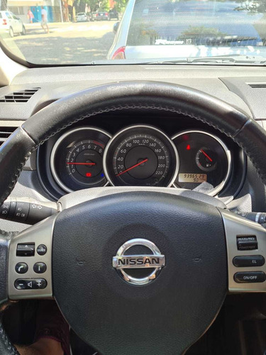 Nissan Tiida 1.8 Tekna 5 P 2011