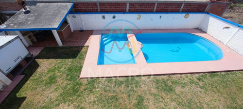 Casa En Renta En Fracc. Citlalin Con Amplio Jardín, Alberca Y Palapa