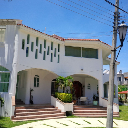 Casa En Venta En Lomas De Cocoyoc