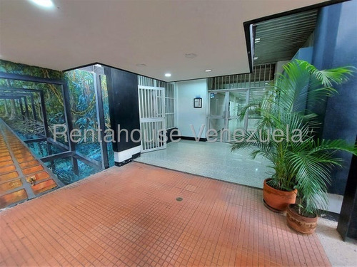 Hermoso Apartamento En Alquiler. Urb. Altamira.