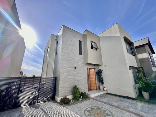 Casa En Venta Condominio De 3 Dorm. En Puente Alto